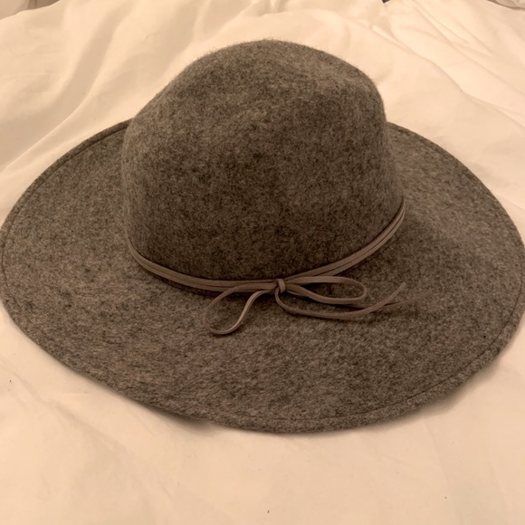 CLUB MONACO -HAT ATTACK hat - Picture 2 of 3